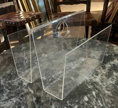 REVISTERO VINTAGE DE METACRILATO.