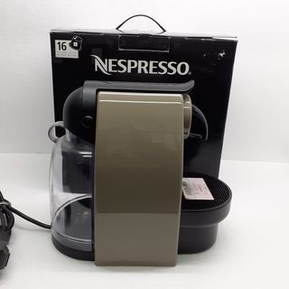 CAFETERA NESPRESSO ESSENZA de segunda mano por 99,99 EUR en Badalona en  WALLAPOP