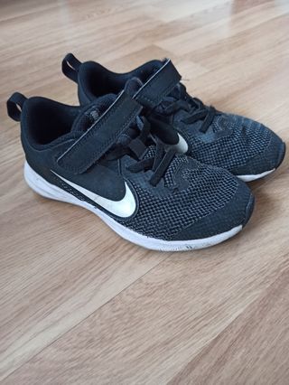 Zapatillas Nike talla 30 de segunda mano por 9 EUR en Madrid en WALLAPOP