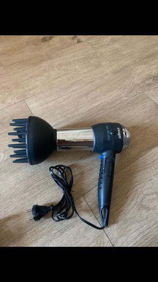 Secador UFESA Top Line 1800 + difusor NUEVO reb de segunda mano por 20 EUR  en Barcelona en WALLAPOP