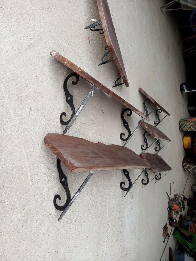 estanterías rústicas en madera maciza