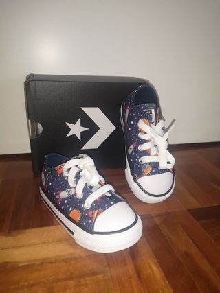 Converse bebé t. 22 de segunda mano por 25 EUR en Madrid en WALLAPOP