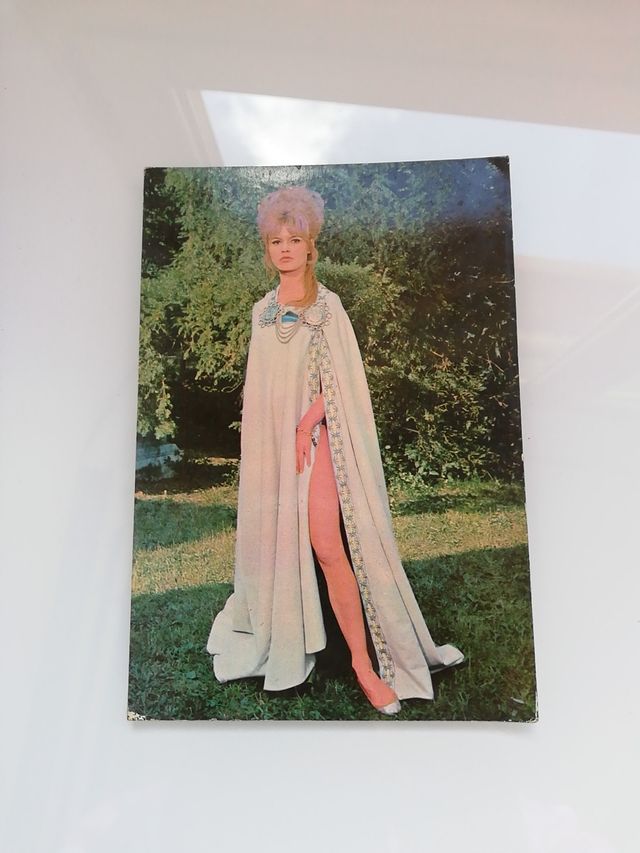 postal Brigitte Bardon. año 1964