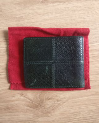Cartera Carolina Herrera caballero verde oscuro de segunda mano por 35 EUR  en Las Rozas de Madrid en WALLAPOP