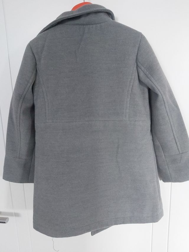 Abrigo niña Lefties. Talla 4-5 años.