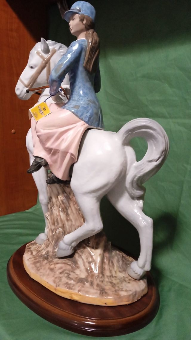 Figura porcelana grandísima española Tengra