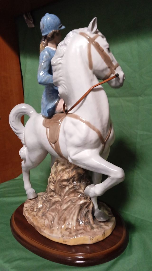 Figura porcelana grandísima española Tengra