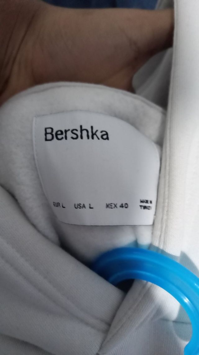 Sudadera Pull an Bear talla L me la puesto solo 1