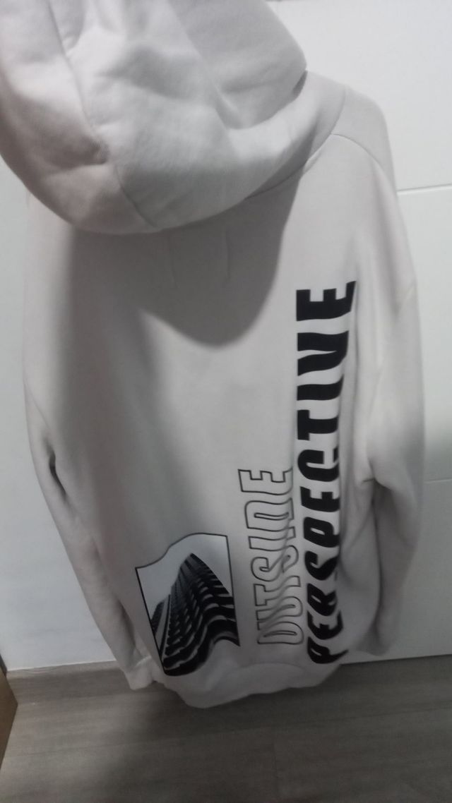 Sudadera Pull an Bear talla L me la puesto solo 1