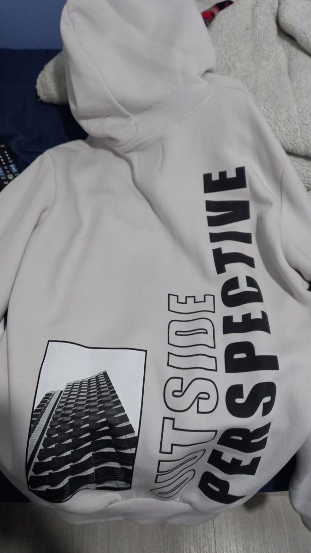 Sudadera Pull an Bear talla L me la puesto solo 1