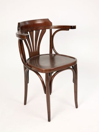 Sillas estilo thonet con reposabrazos