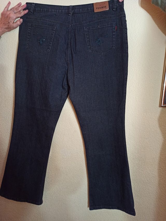 Pantalones acampanados de mujer