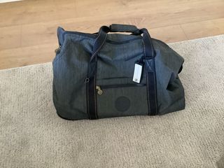 BOLSA VIAJE CON RUEDAS Y ASA DE KIPLING de segunda mano por 59 EUR en  Málaga en WALLAPOP