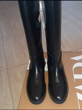 BOTAS ZARA. NUEVAS!!!! de segunda mano por 39 EUR en Playa de Gandia en  WALLAPOP