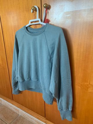 Sudadera Nicoli de segunda mano por 20 EUR en Valencia en WALLAPOP