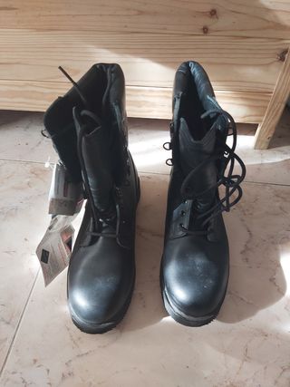 BOTAS MILITARES de segunda mano por 50 EUR en Silla en WALLAPOP