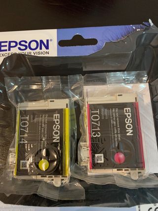 Tinta EPSON GUEPARDO de segunda mano por 10 EUR en Esparreguera en WALLAPOP