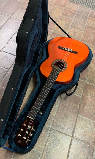 Guitarra Prudencio Saez 22 + estuche Cibeles de segunda mano por 780 EUR en  Madrid en WALLAPOP