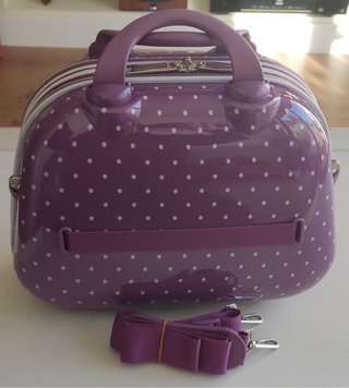 Neceser de viaje de Victorio e Lucchino de segunda mano por 30 EUR en  Barcelona en WALLAPOP