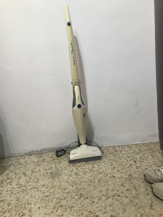 Aspirador Taurus air Tech Turbo brush de segunda mano por 30 EUR en Sevilla  en WALLAPOP