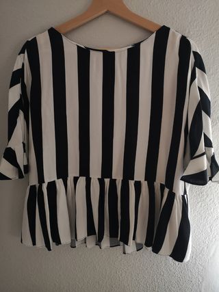 Blusa rayas Zara de segunda mano por 10 EUR en Cabezón de la Sal en WALLAPOP