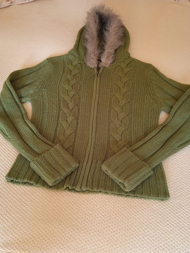 Chaqueta de punto con capucha