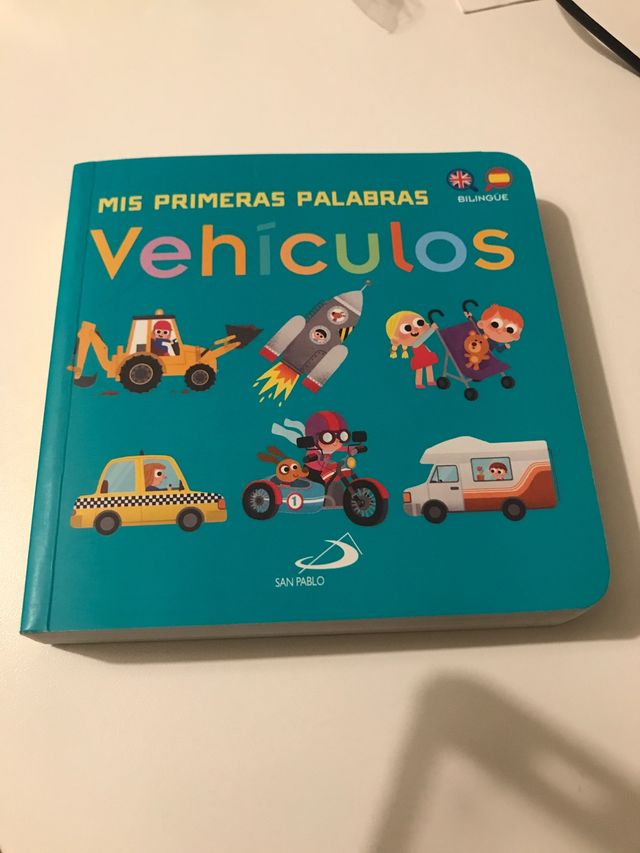 Libro bilingüe sobre vehículos