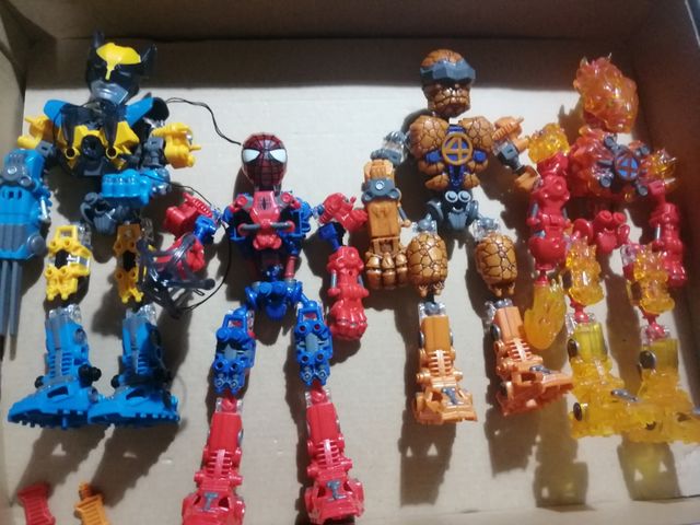 4 figuras. mega blocks Maribel  super heroes