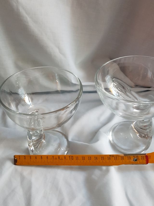 2 Copas de postre o helado