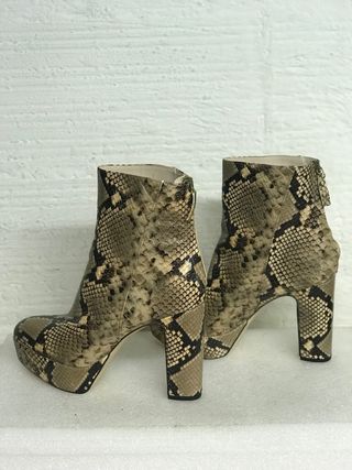 BOTIN PIEL ZARA TALLA 39 serpiente