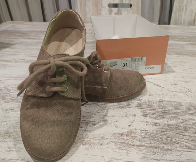 Zapatos de piel serraje número 31