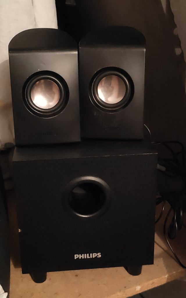 Altavoces philips 2.1