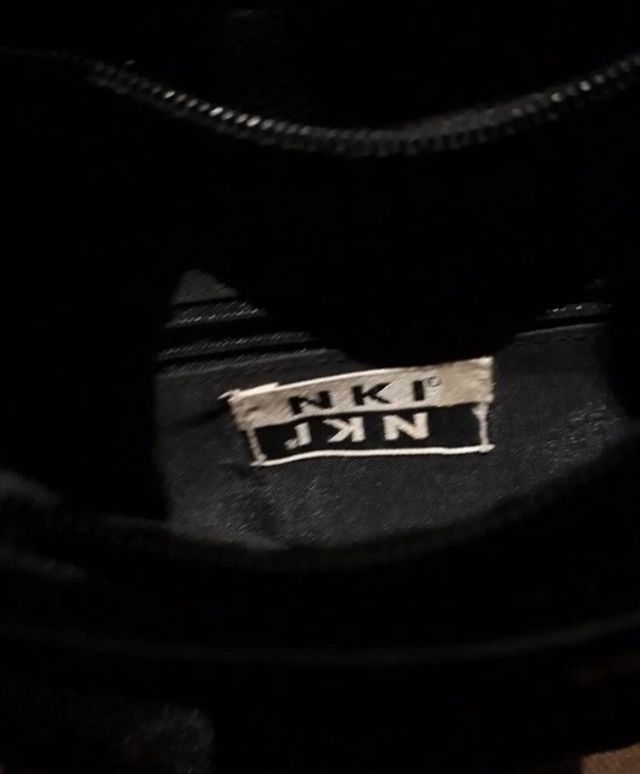 Bolso de hombro negro cierre metálico