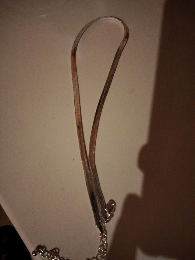 collar plateado nuevo