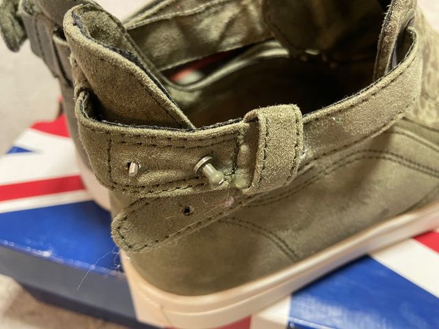 Zapatillas verdes Bershka