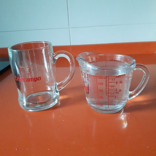 Lote de 22 jarras de Cruzcampo seminuevas