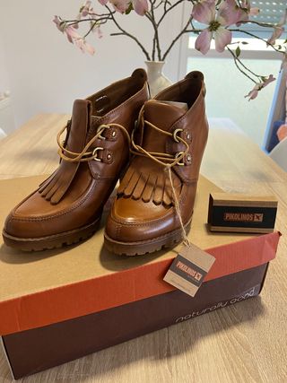 Botas Botines Pikolinos 38 mujer brandy de segunda mano por 75 EUR en  Navaconcejo en WALLAPOP