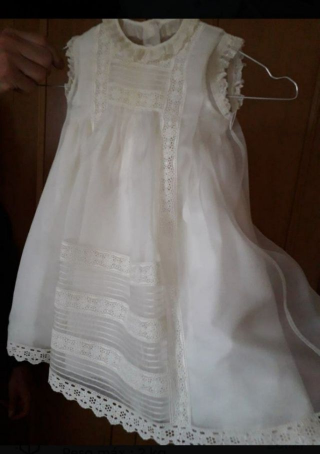 Faldón de bautizo de la firma DULCES en seda