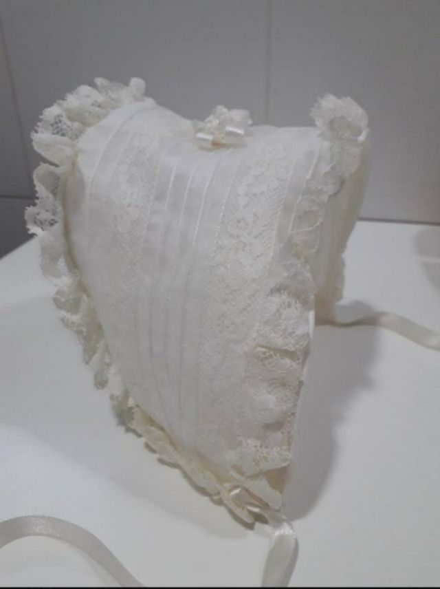 Faldón de bautizo de la firma DULCES en seda