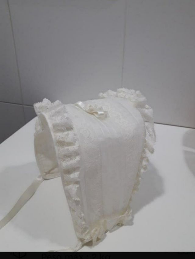 Faldón de bautizo de la firma DULCES en seda