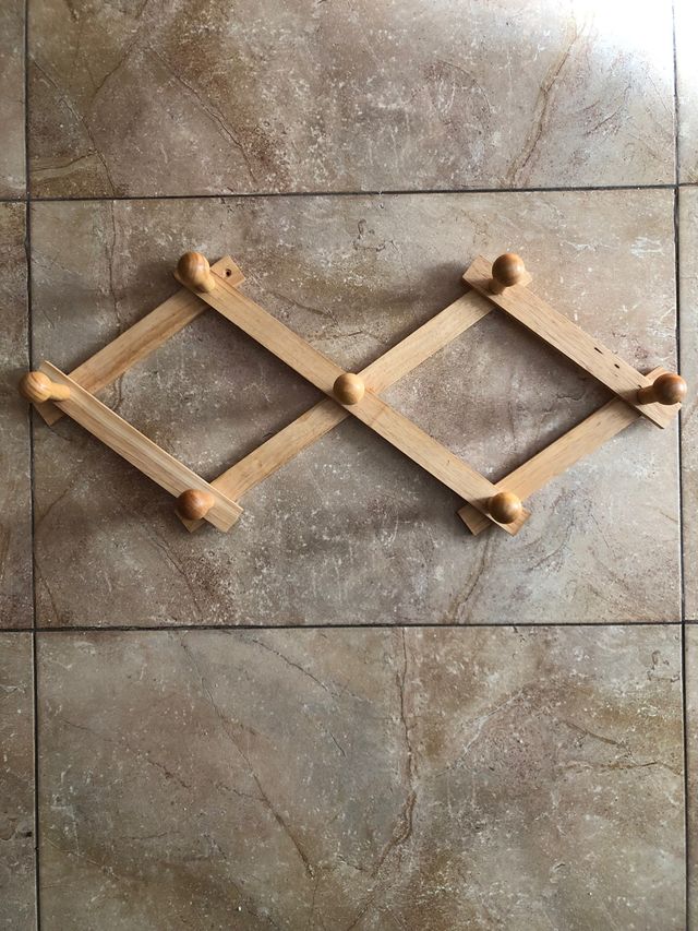Perchero de madera