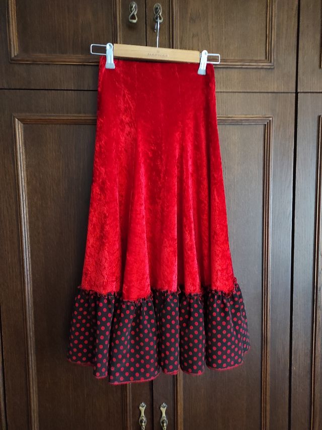 Falda de flamenco en terciopelo rojo