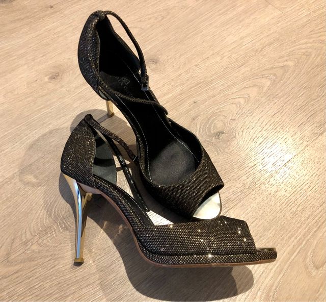 Zapato de fiesta de tacón