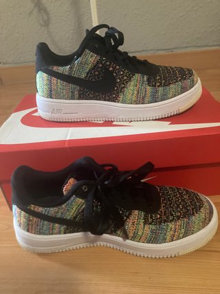 Nike Air Force 1 mujer multicolor 37,5 de segunda mano por 39 EUR en  Valencia en WALLAPOP