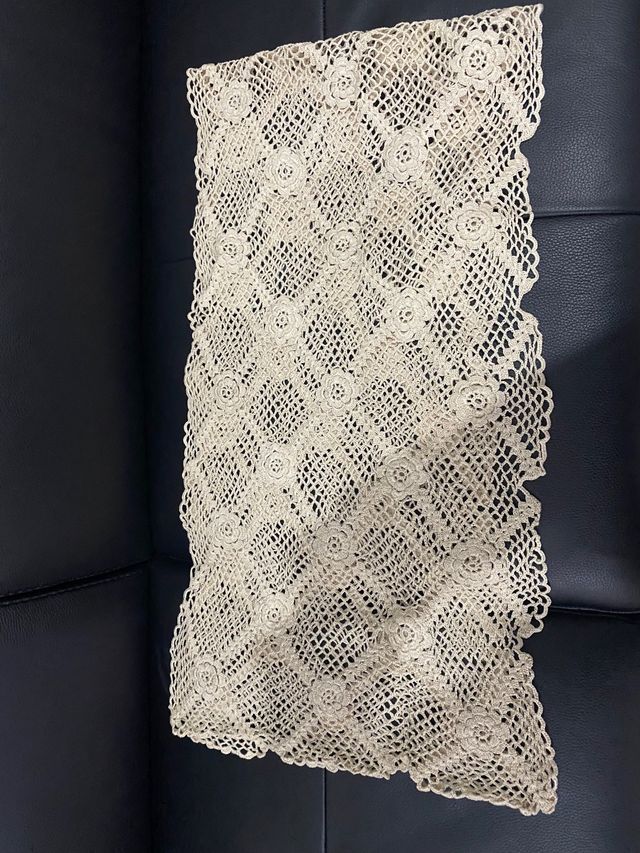 Chal de fiesta de hilo hecho a mano