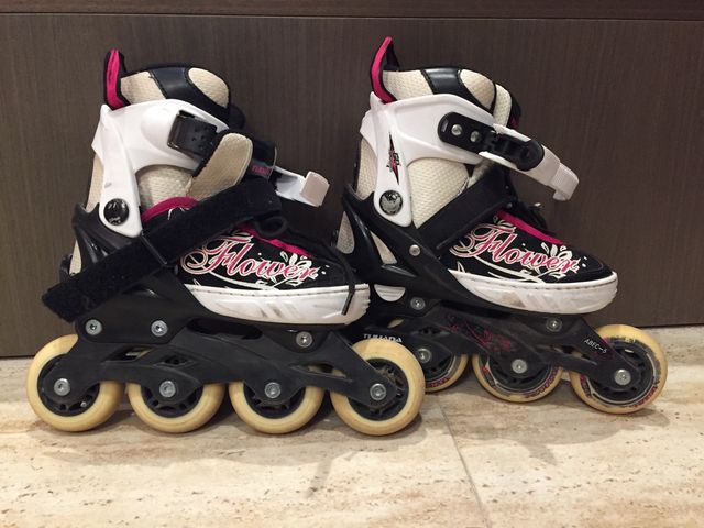 PATINES NIÑA Y PROTECCIONES