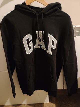 Sudadera Gap hombre de segunda mano por 10 EUR en Madrid en WALLAPOP