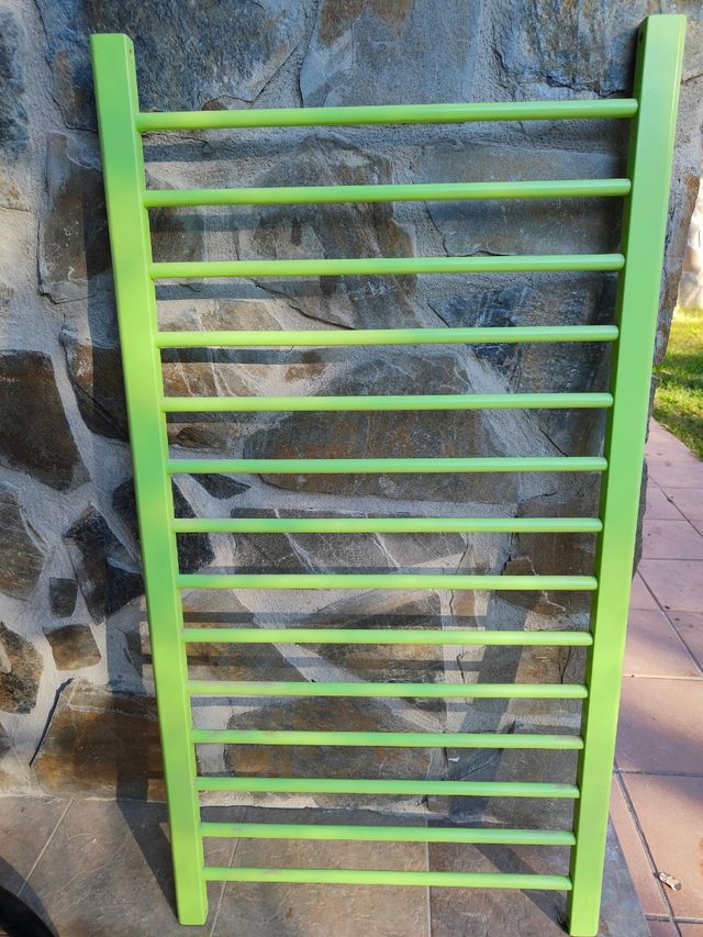 cuna Alondra muy bonita, Faltan solo los tornillos