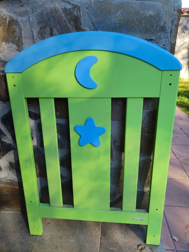 cuna Alondra muy bonita, Faltan solo los tornillos