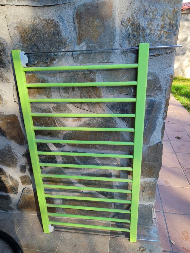 cuna Alondra muy bonita, Faltan solo los tornillos